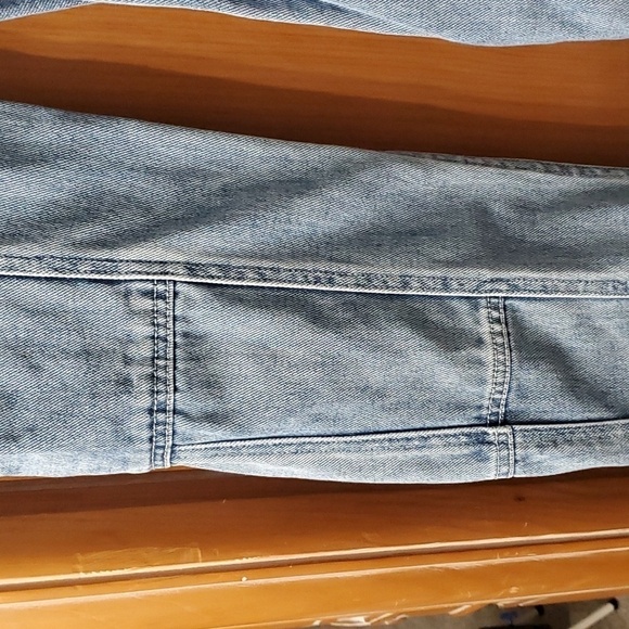 Pacson cargo vintage jeans, elastic in back of waist. Size small. Straight leg. - Picture 3 of 10